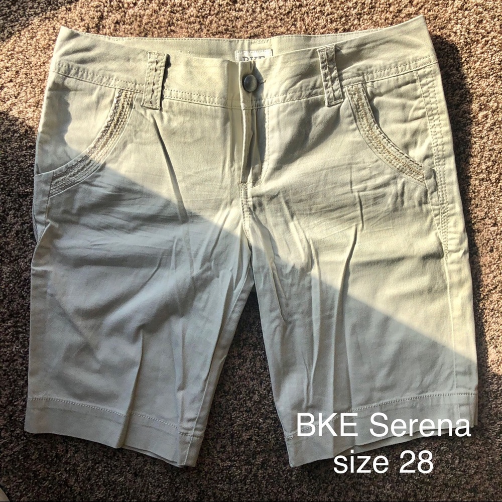 BKE Casuals Serena size 28 shorts